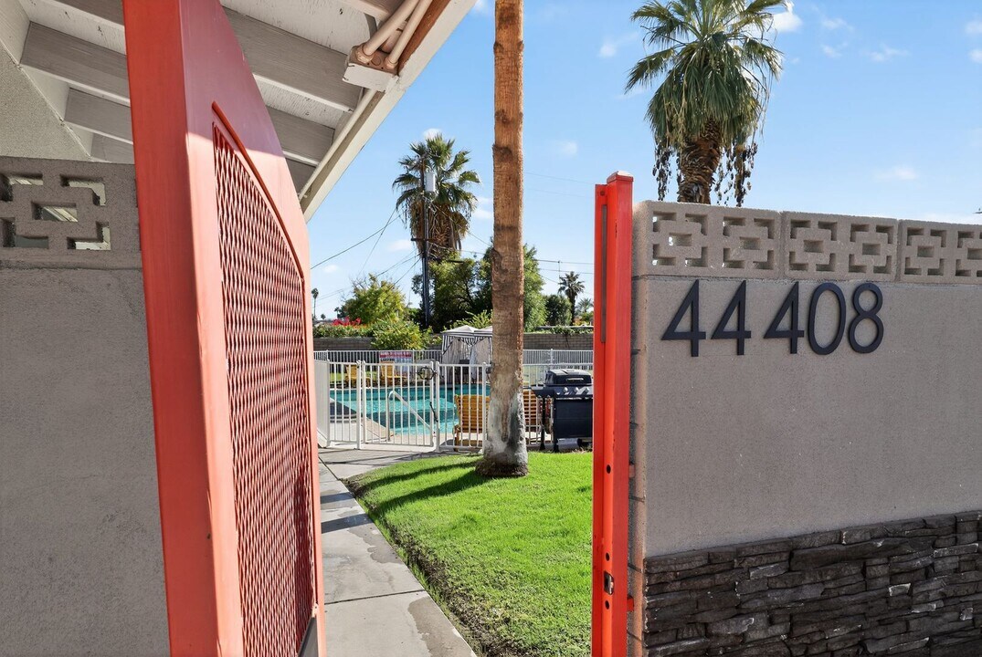 44440 Acacia Dr in Palm Desert, CA - Building Photo