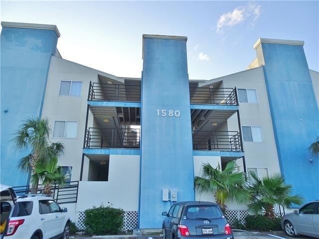 property at 1580 Harbor Dr