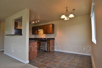 2405 NW 65th St in Seattle, WA - Building Photo - Building Photo