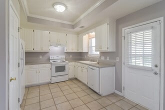 87 Faulk Dr in Millbrook, AL - Building Photo - Building Photo