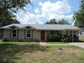 6908 Rufus Dr in Austin, TX - Building Photo