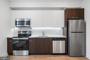 4324 Lancaster Ave, Unit 204 in Philadelphia, PA - Building Photo