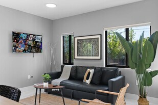 1222 NW 30th St in Miami, FL - Building Photo
