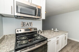 Seaside Apartments in Atlantic Beach, FL - Foto de edificio - Building Photo