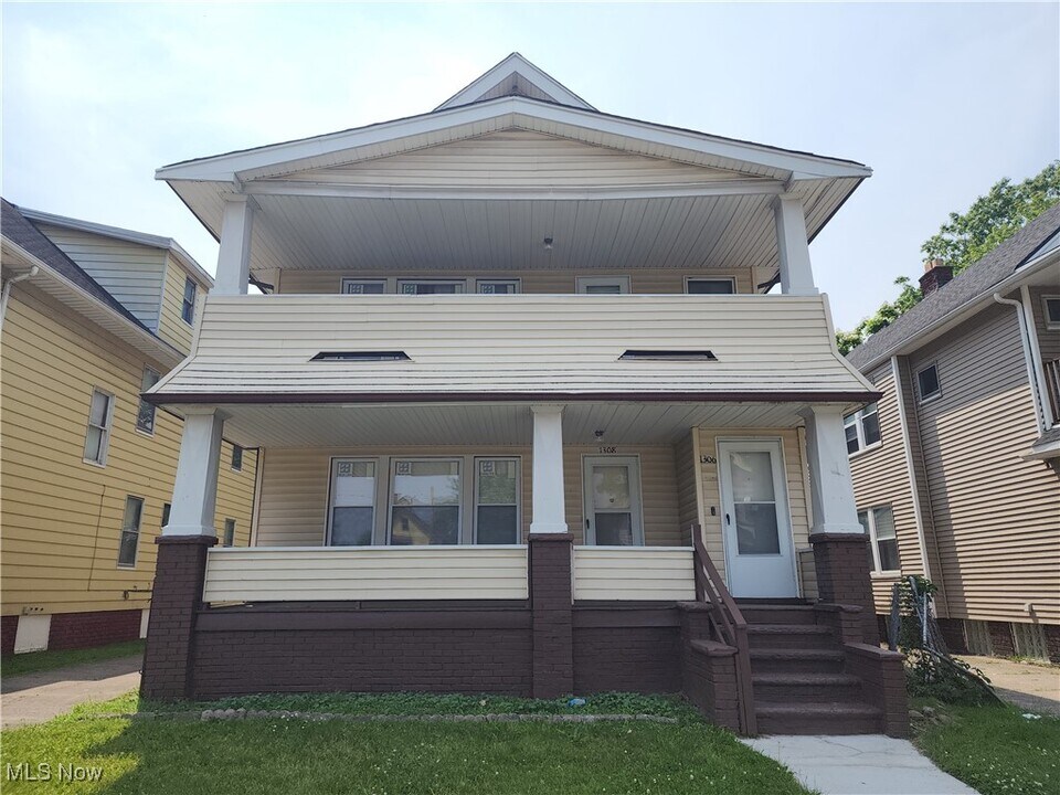 1306 E 134th St in East Cleveland, OH - Building Photo