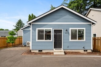 826 SE 155th Ave in Portland, OR - Building Photo - Building Photo