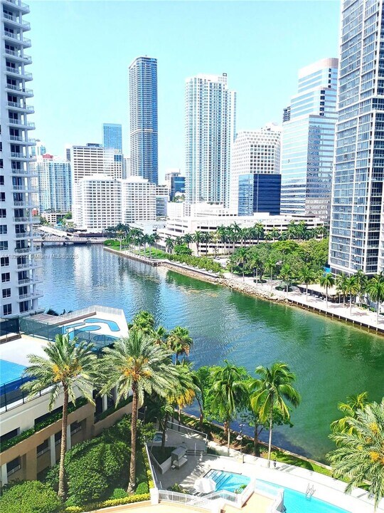 901 Brickell Key Blvd, Unit 1201 in Miami, FL - Building Photo