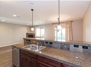 39381 Trillium St in Sandy, OR - Building Photo - Building Photo