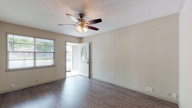 2702 Bolivar St in Denton, TX - Building Photo - Building Photo