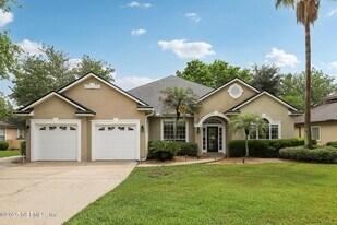2260 Harbor Lake Dr in Orange Park, FL - Building Photo