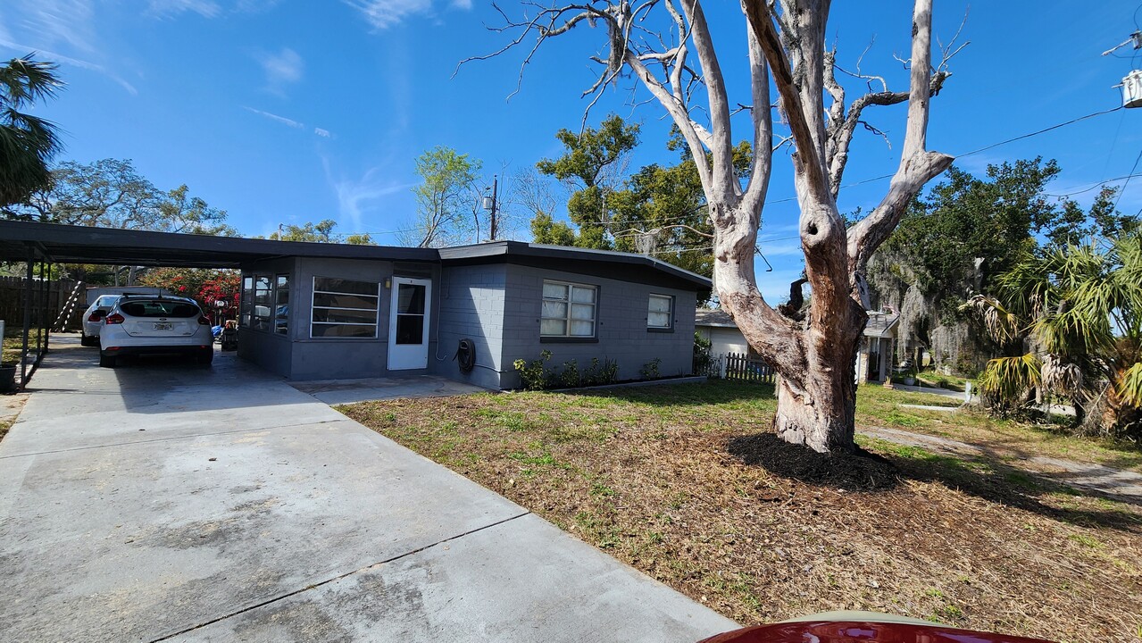 7015 Maclura Dr in New Port Richey, FL - Building Photo