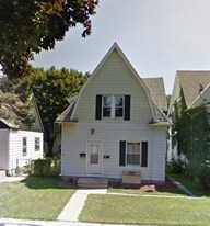 224 S 61st St in Milwaukee, WI - Building Photo