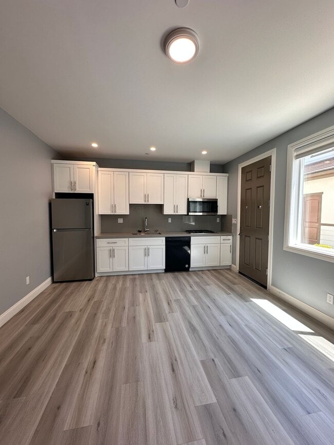 property at 1707 Heirloom St
