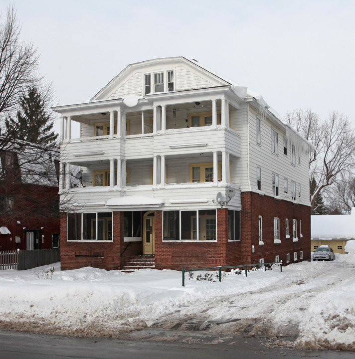 3221 James St in Syracuse, NY - Foto de edificio