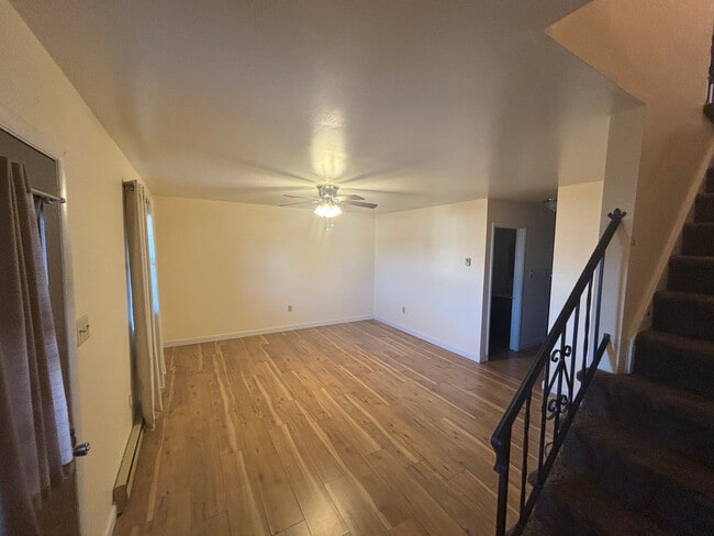 56 Saratoga Ct in Wilkes-Barre, PA - Foto de edificio - Building Photo