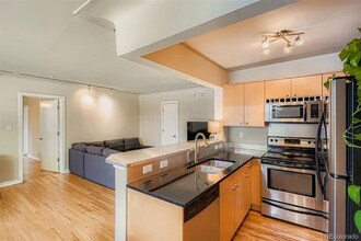 636 N Washington St, Unit 102 in Denver, CO - Foto de edificio - Building Photo