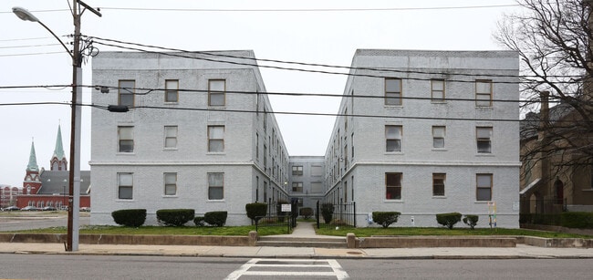 Union Flats in Petersburg, VA - Foto de edificio - Building Photo