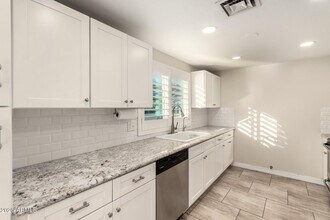 2003 N Los Arboles Ct in Chandler, AZ - Building Photo - Building Photo