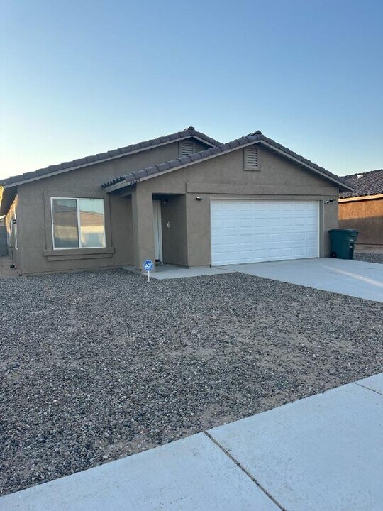 4447 S Buckthorn Dr in Yuma, AZ - Building Photo