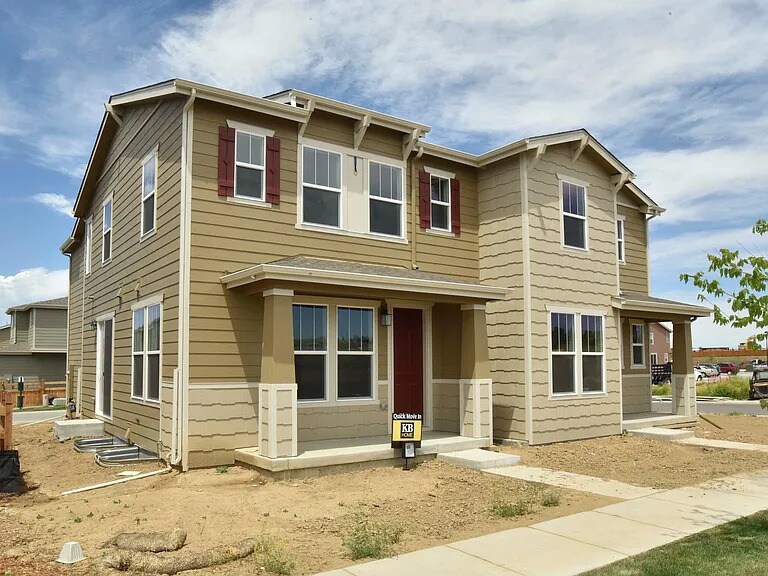 21988 E Radcliff Cir in Aurora, CO - Building Photo