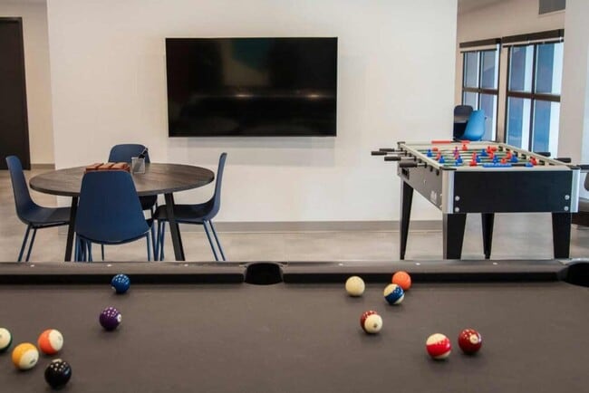 The Pemby in Winnipeg, MB - Building Photo - Building Photo