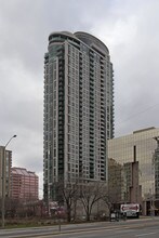 208 Enfield Pl in Mississauga, ON - Building Photo - Building Photo