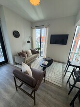 144 NW 32nd St, Unit B1 in Miami, FL - Building Photo - Building Photo