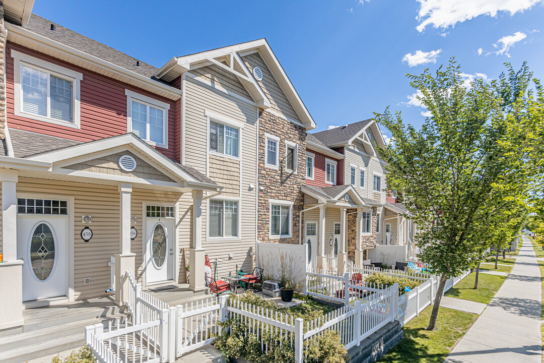 Mosaic Meadows II in Edmonton, AB - Building Photo