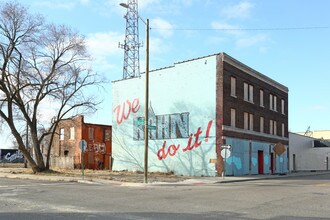 318 Milwaukee Rd in Detroit, MI - Foto de edificio - Building Photo