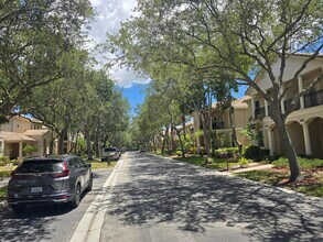 8017 Murano Cir in Palm Beach Gardens, FL - Building Photo - Building Photo