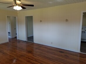 205 Hosack St in Taylor, TX - Building Photo - Building Photo