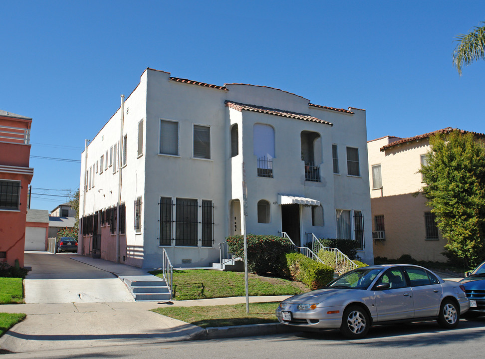 417 N Gardner St in Los Angeles, CA - Foto de edificio