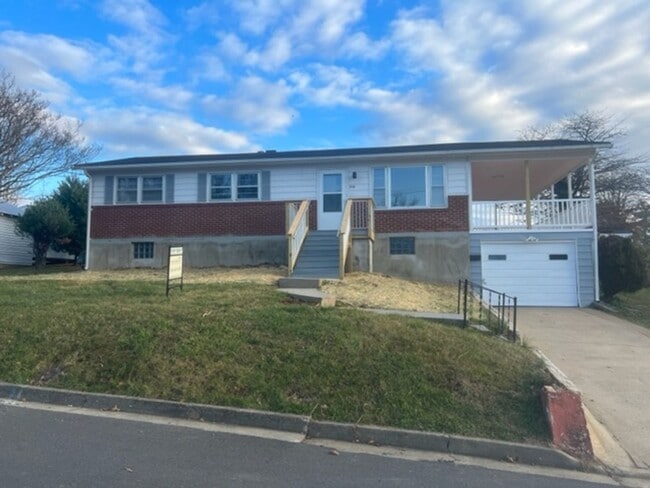 212 Taylor St in Lexington, VA - Building Photo - Building Photo