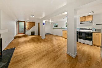 2655 8th Ave W in Seattle, WA - Foto de edificio - Building Photo