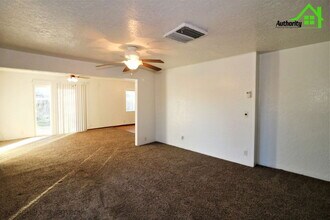 1945 Vega St in Redding, CA - Building Photo - Building Photo