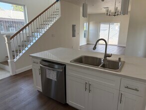 8747 Ranchito Ave in Los Angeles, CA - Building Photo - Building Photo