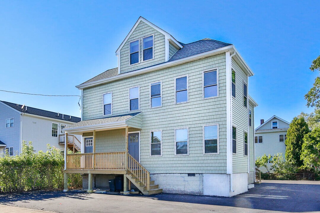 39 Harvard St, Unit 1 in Medford, MA - Foto de edificio