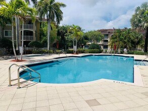 6573 Emerald Dunes Dr in West Palm Beach, FL - Building Photo - Building Photo