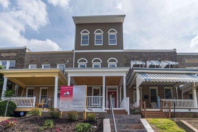 property at 758 Fairmont St NW