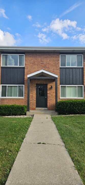 Ridgeview Terrace in West Bend, WI - Foto de edificio