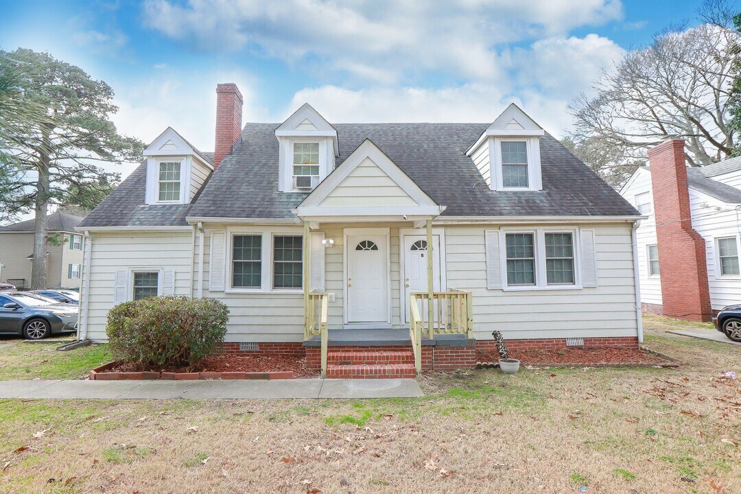 1465 Kempsville Rd in Norfolk, VA - Building Photo