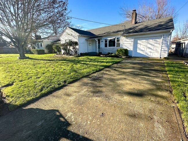 property at 1069 Evergreen Ave NE