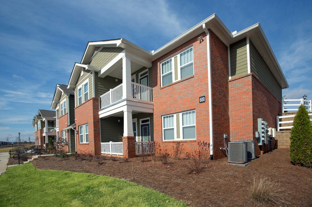 Dogwood Trace in Nashville, GA - Building Photo