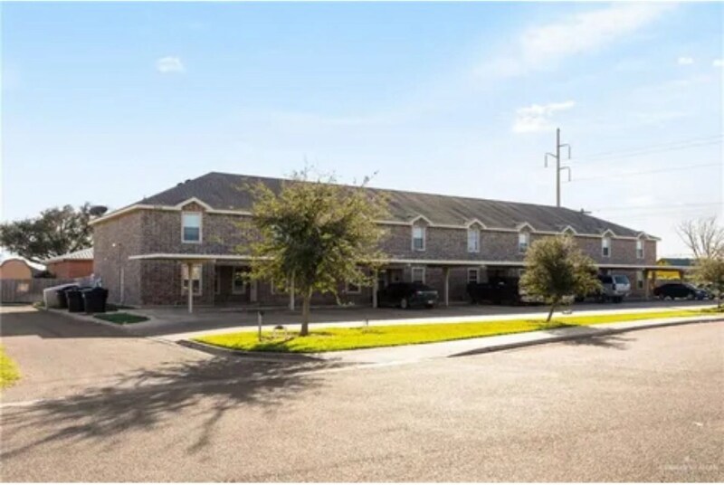 2502 E Franklin Ave in Alton, TX - Building Photo
