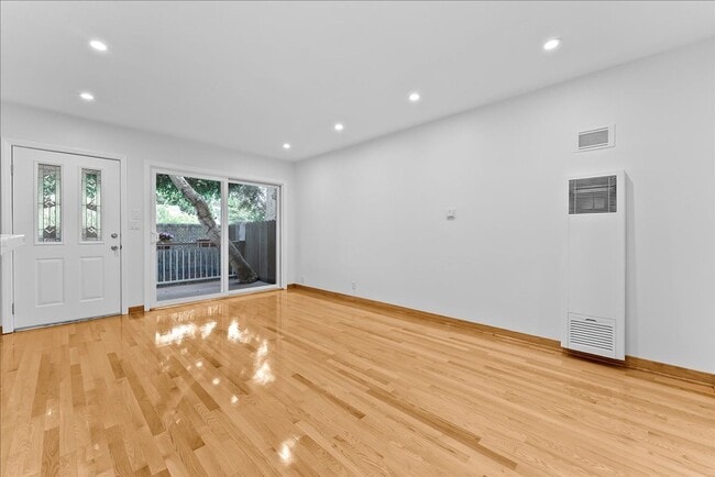 1739 Washington Way in Los Angeles, CA - Foto de edificio - Building Photo