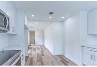 520 Delaware Ave in Kingston, NY - Building Photo - Building Photo