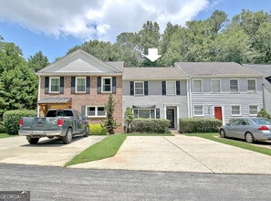 210 Flat Creek Ct in Peachtree City, GA - Building Photo - Building Photo