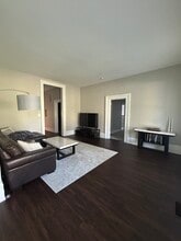 212 W Montgomery Ave, Unit #2 in Rockville, MD - Building Photo - Building Photo