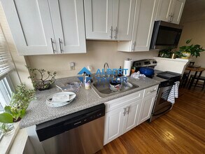 406 Highland Ave, Unit 20 in Somerville, MA - Foto de edificio - Building Photo