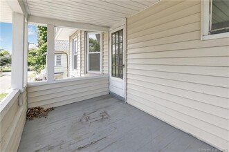 37 Avon St in Stratford, CT - Building Photo - Building Photo